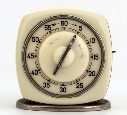 analog timer set to five minutes